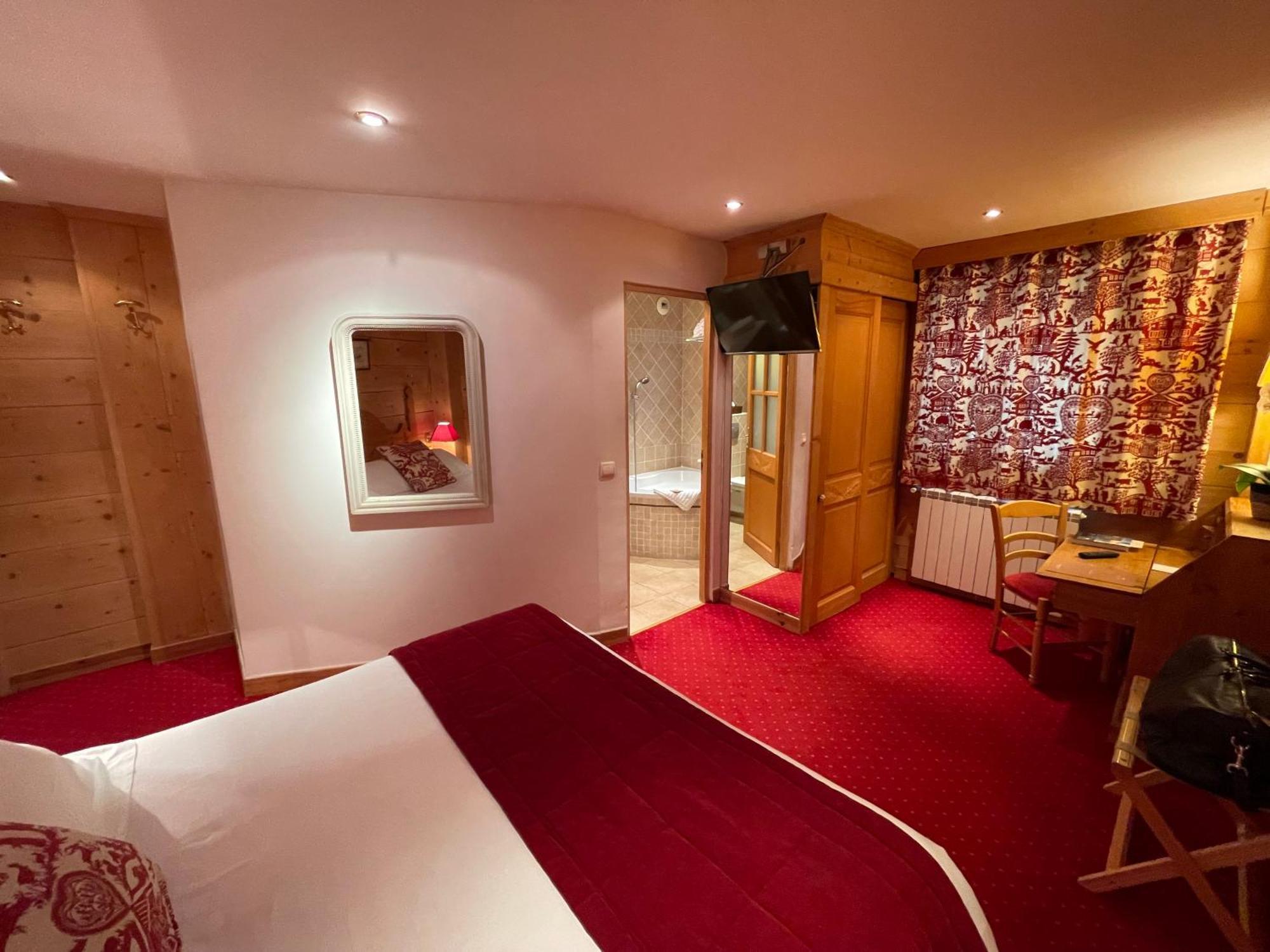 Hotel Le Chalet D'Auron Restaurant Et Spa Exterior photo